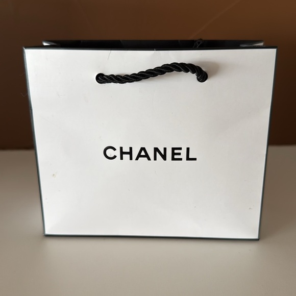 Chanel shopping bag - Picture 2 of 2